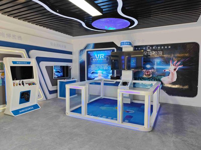 解锁VR新传媒的无限可能：视觉盛宴与互动体验